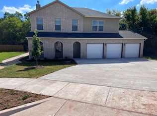 1505 Fairway Dr, Sherman, TX 75090