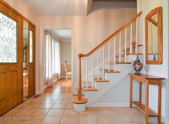 3rd image of 22W143 Sheffield Ct