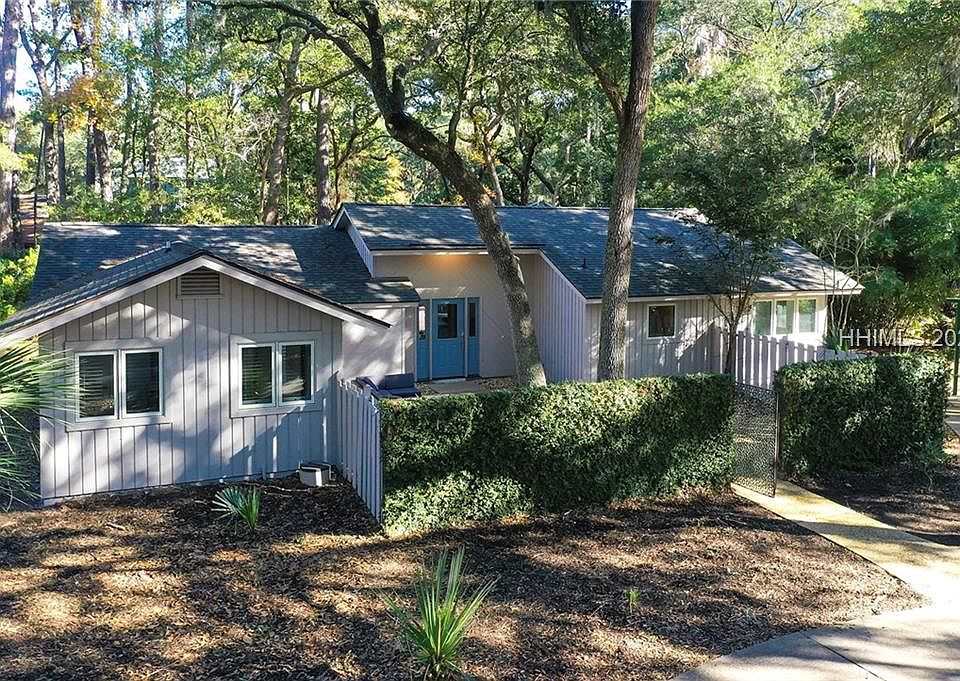 1st image of 30 Forest Dr