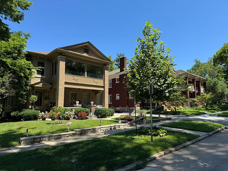 225 Sycamore Rd #1 — Photo 4