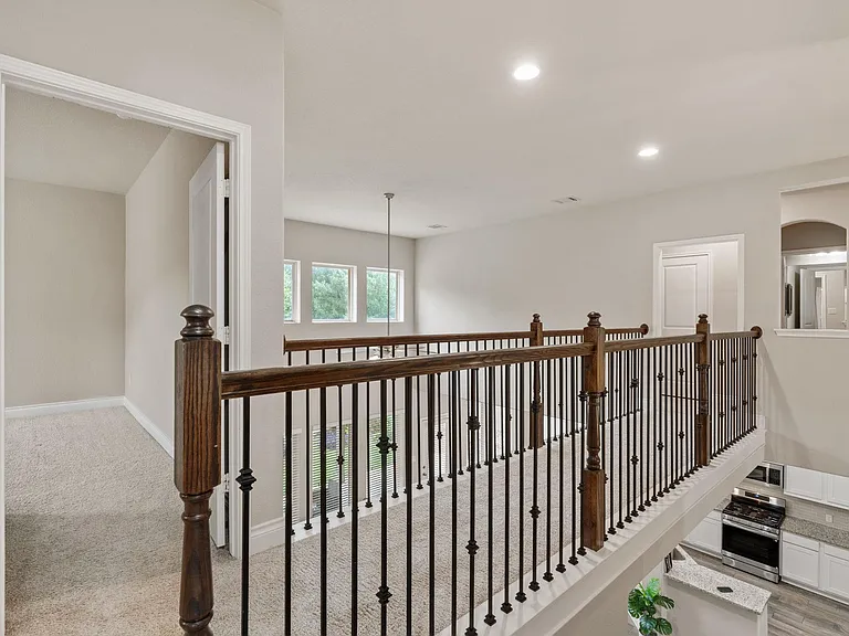 180 Santa Maria St — Photo 25