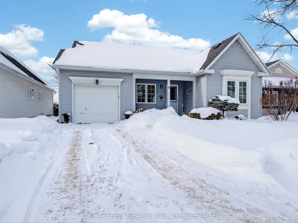 15 Abbey Dawn Dr, Loyalist, ON K0H 1G0