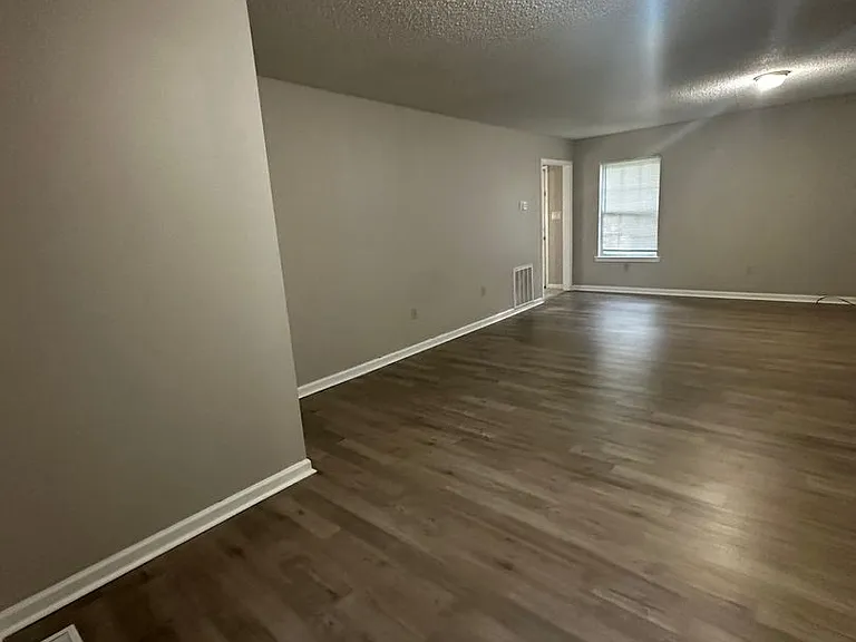 742 Old Sulphur Springs Rd — Photo 22
