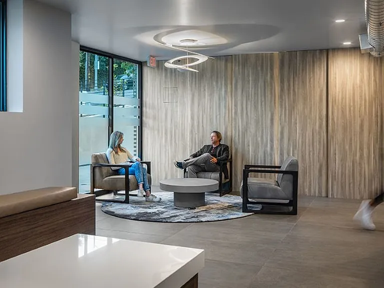 Reeves Place LA — Photo 21