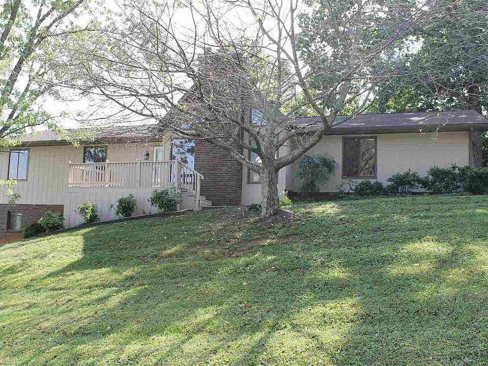 1st image of 2205 Essex Ln