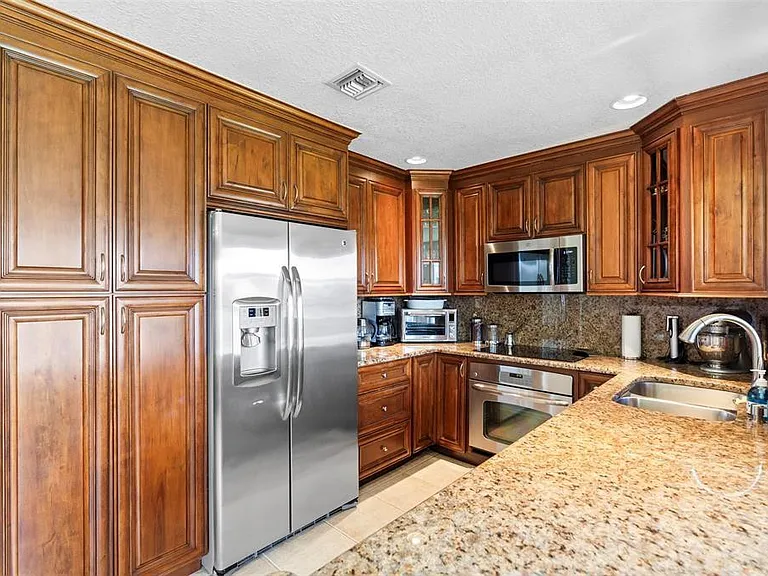 9505 Aegean Dr — Photo 10