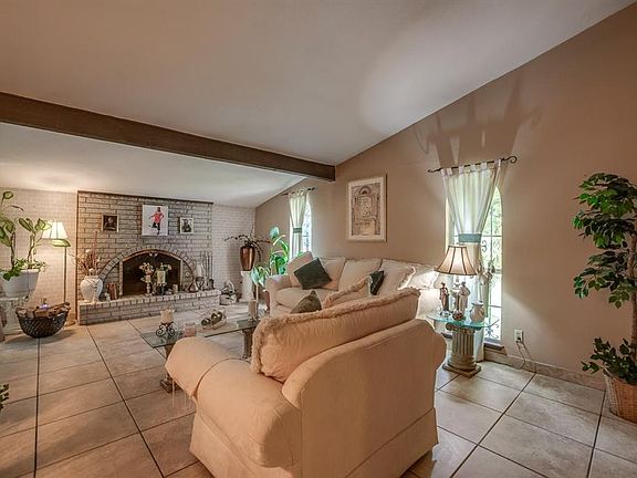 4th image of 1929 Castille Dr