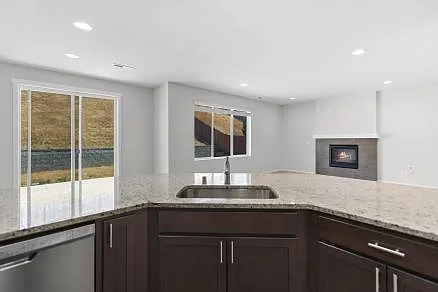 2730 Saga Ct NE — Photo 26