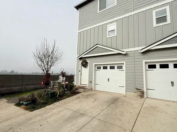 7821 Jacqueline Way, White City, OR 97503