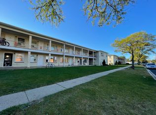 6754 Pine Tree St #7A, Hanover Park, IL 60133