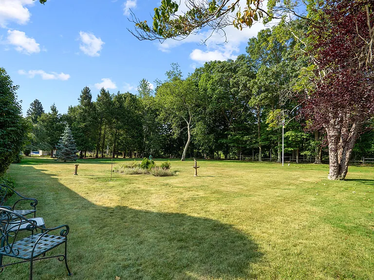 300 Marion Pl — Photo 28