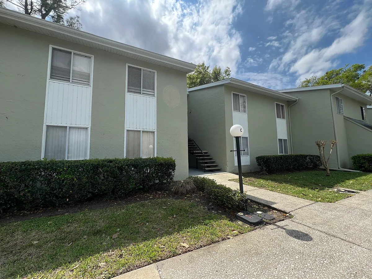 Building Photo - 610 Fairways Cir #A