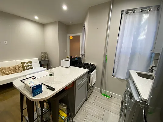 Rented by Mdays Realty | media 22