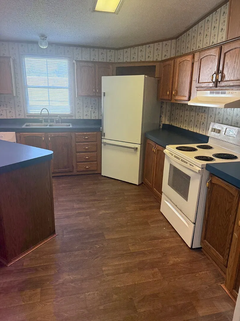 121 Crosstown Rd — Photo 4