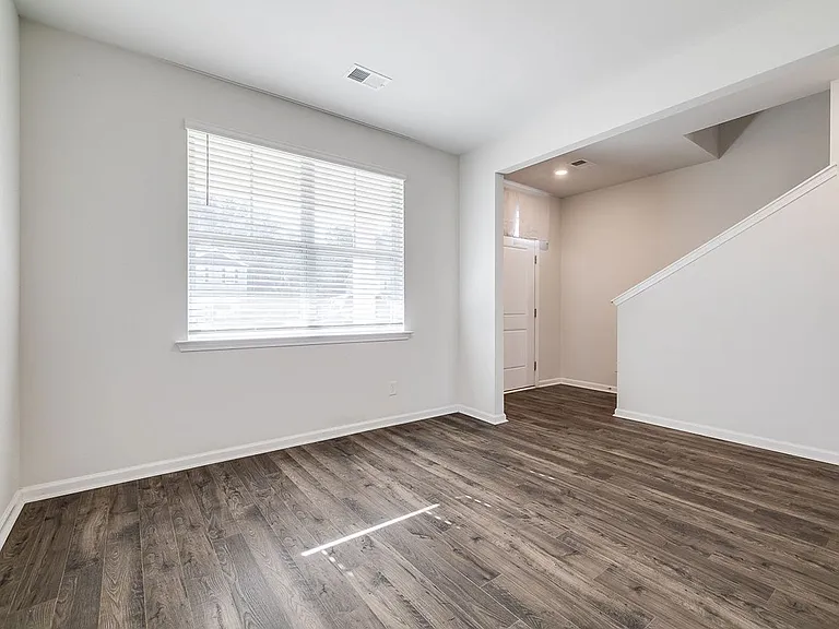 102 Spillway Ct — Photo 4