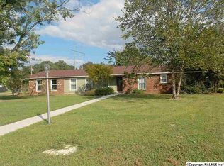 2419 Dogwood Ln SE, Decatur, AL 35601