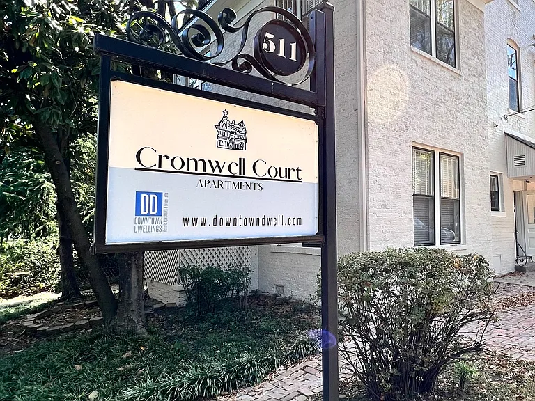 Cromwell Court — Photo 3
