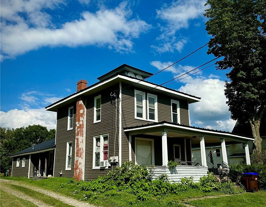1st image of 40 Concord St