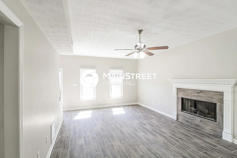 754 Woodstone Rd — Photo 2
