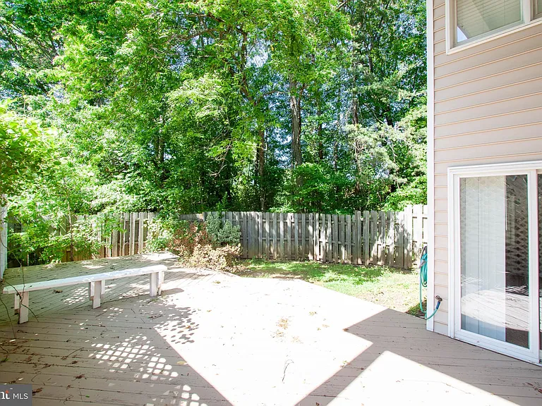 207 Southampton Ct — Photo 9