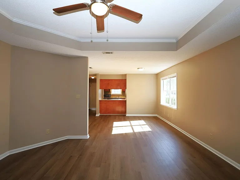 203 Blue Pool Dr — Photo 4