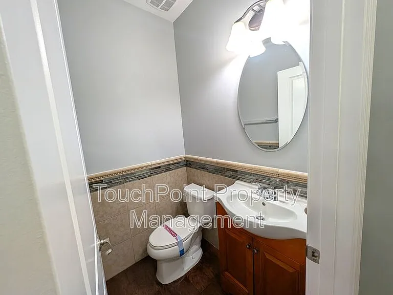 209 Weavers Glenn Pl — Photo 10