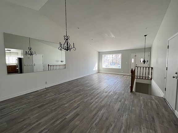 4th image of 3054 W Green Acre Dr