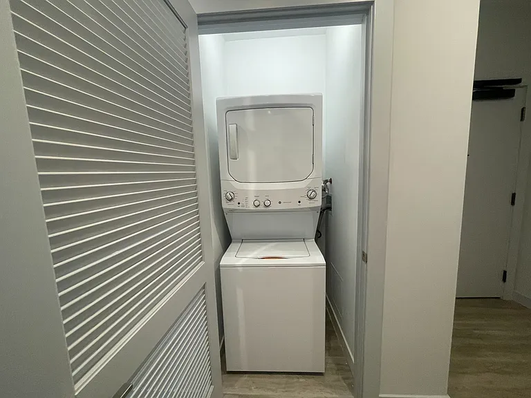 331 S Wells St #1202 — Photo 16