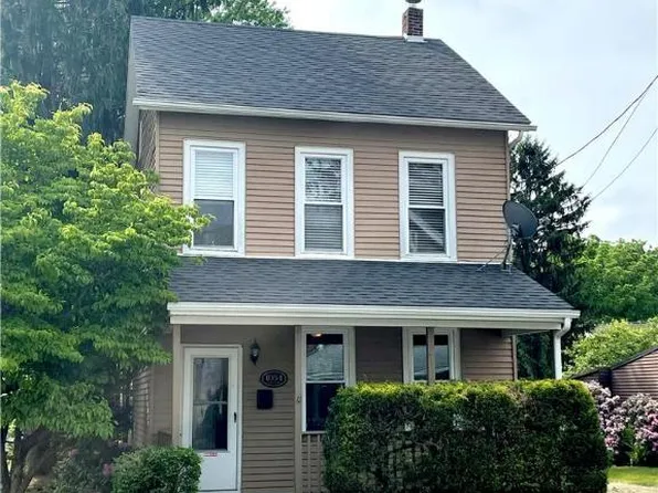 1054 Pennsylvania Ave, Emmaus, PA 18049