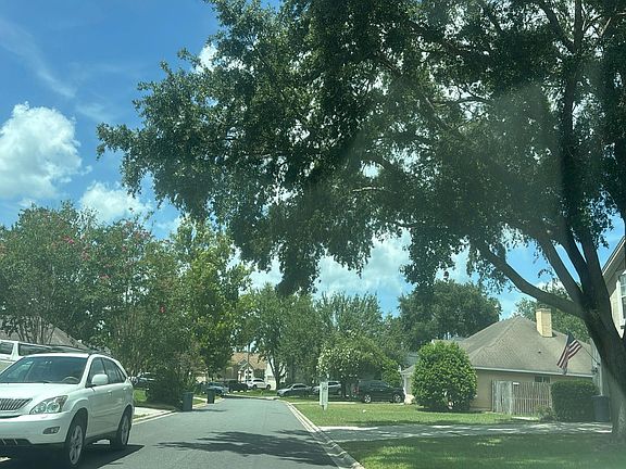 5th image of 1705 Dartmoor Ln