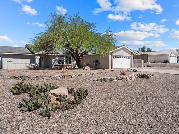4th image of 3855 Bluegrass Dr