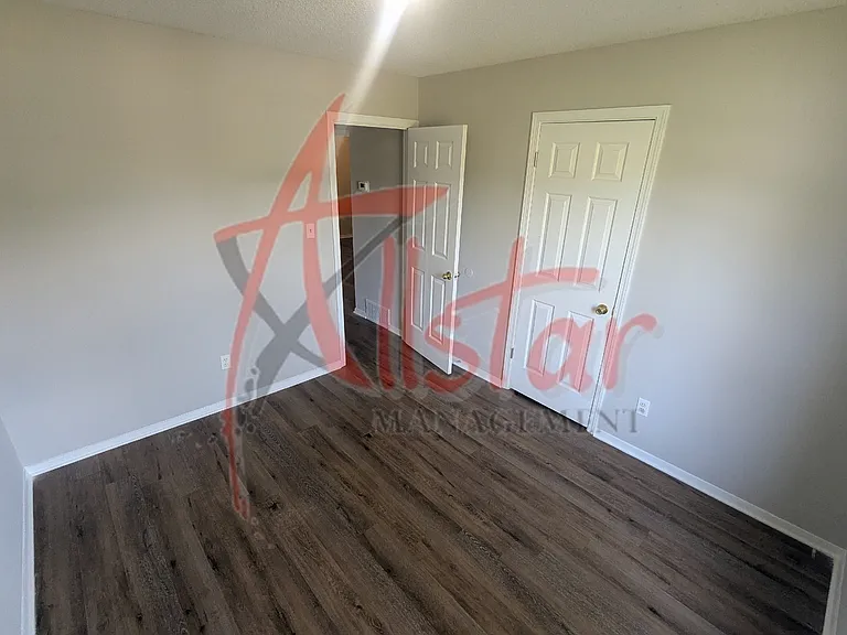 904 Acorn Cv — Photo 9