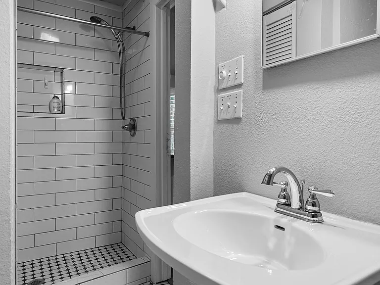 4036 Linden Ave — Photo 35
