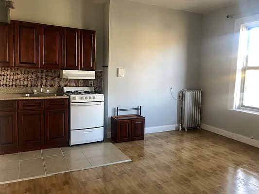 Rented by Clove Realty LLC | media 7