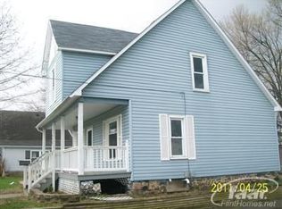 408 S Lemen St, Fenton, MI 48430