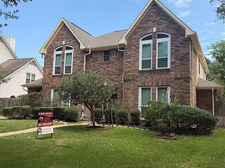 3739 Elkins Rd — Photo 1