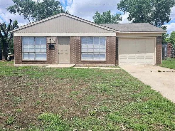 613 Mars St, Altus, OK 73521