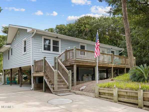 110 Sandbur Drive, Emerald Isle, NC 28594