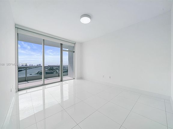 5th image of 900 Biscayne Blvd APT 4006