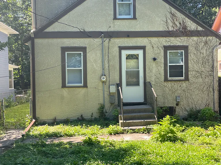 835 Sherburne Ave — Photo 5
