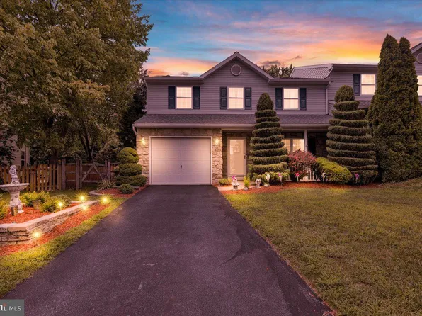 1010 Whitford Dr, Reading, PA 19605