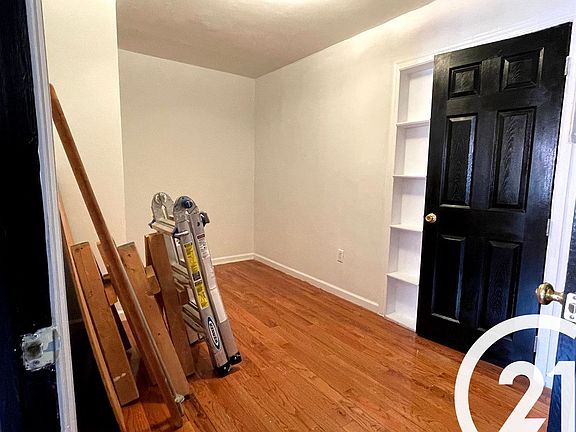 4th image of 25-28 32nd St #1D