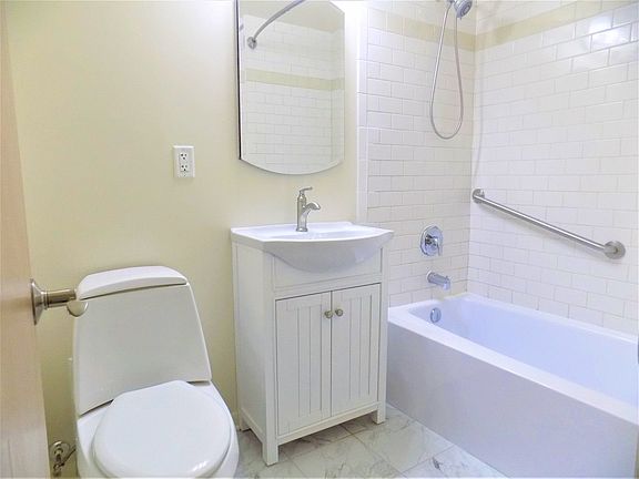 4th image of 511 Hyacinth Pl #511