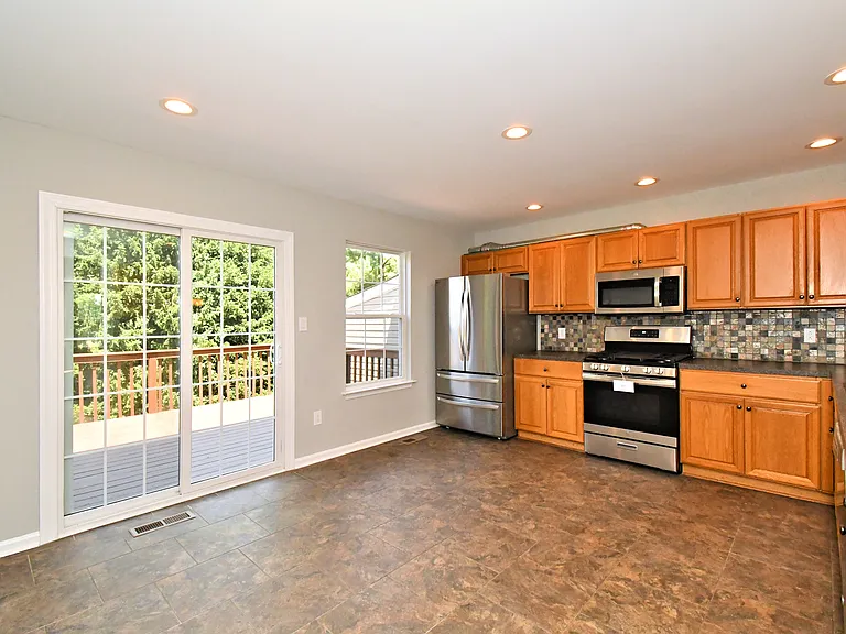 18 Norsham Way #1 — Photo 46