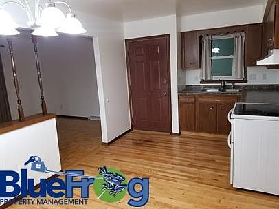 2nd image of 1099 Laurel Ct #1099