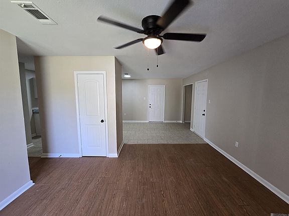 4th image of 16438 Vermillion Dr