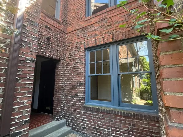 2182 NW Hoyt St APT 8, Portland, OR 97210