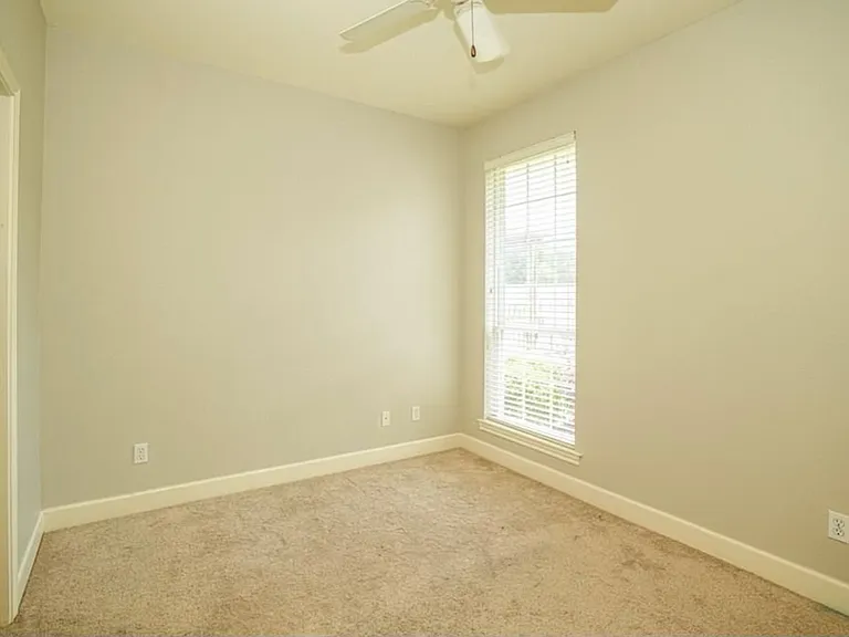 7001 Shadow Brooke St — Photo 29