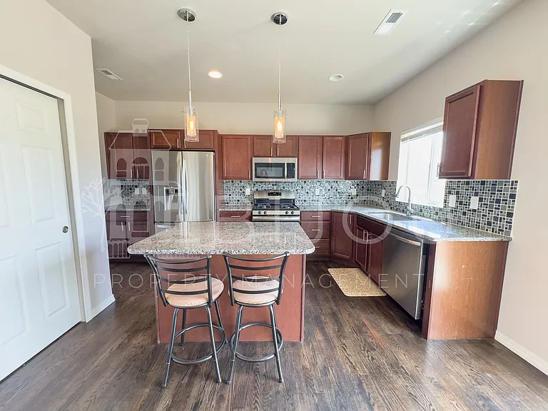 3760 Scott Ln — Photo 7
