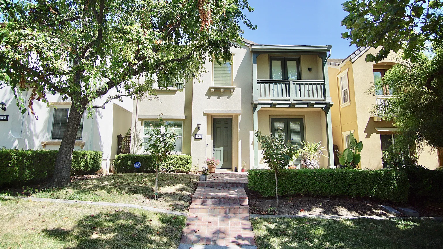 4162 Voltaire St photo 1